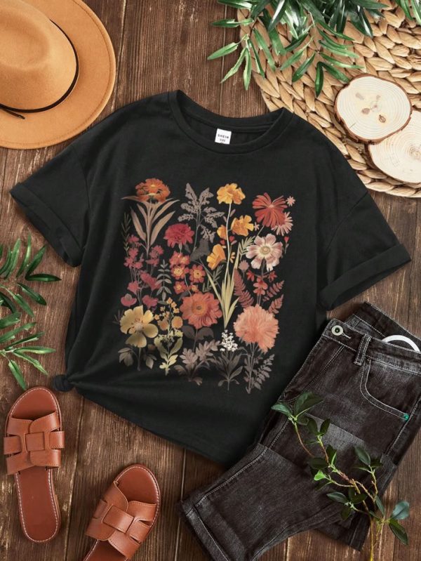 SHEIN LUNE Plus Size Women Casual Loose Fit Short Sleeve Round Neck T-Shirt With Floral Print