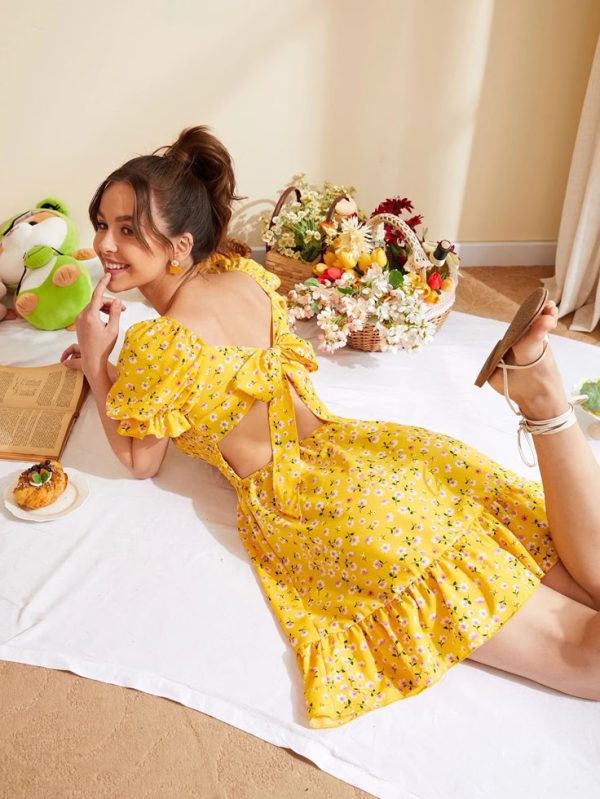 SHEIN WYWH Ditsy Floral Print Shirred Dress