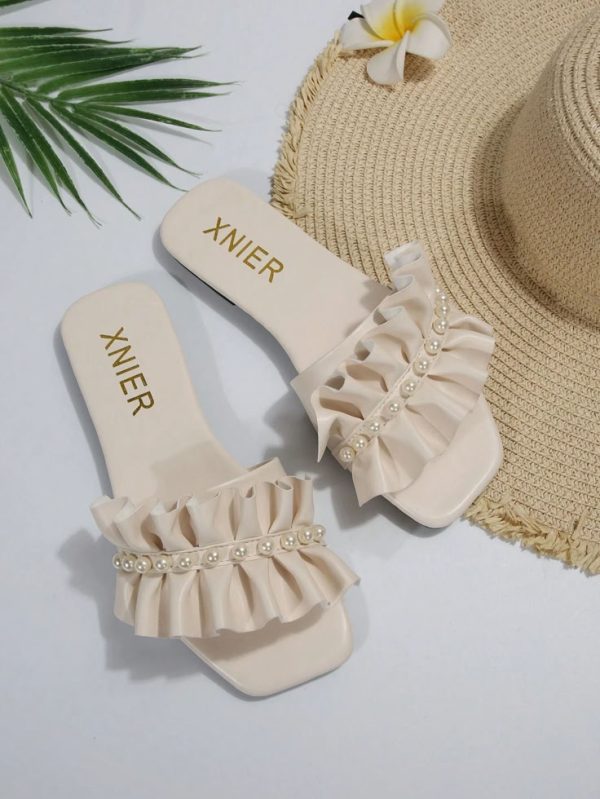 Women Faux Pearl Decor Ruffle Trim Flat Sandals, Fashionable Beige Slide Sandals For Summer