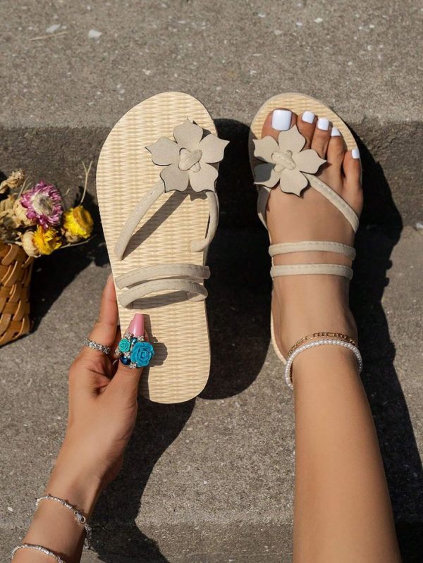 Women Sweet Floral Clip Toe Flat Slippers, Beige Plush And Bamboo Cool Pad, For Summer, Beach