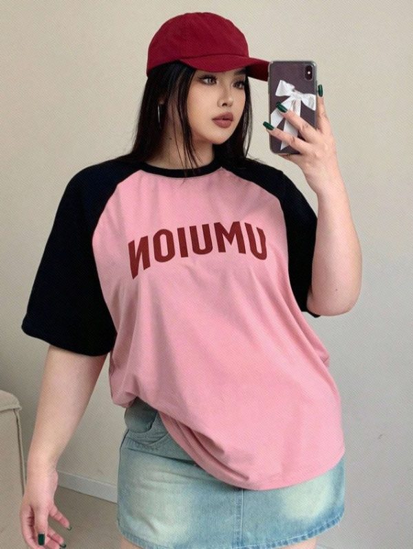 Dazy Petite Plus Plus Size Round Neck T-Shirt With Letter Print And Color-Block Raglan Sleeves