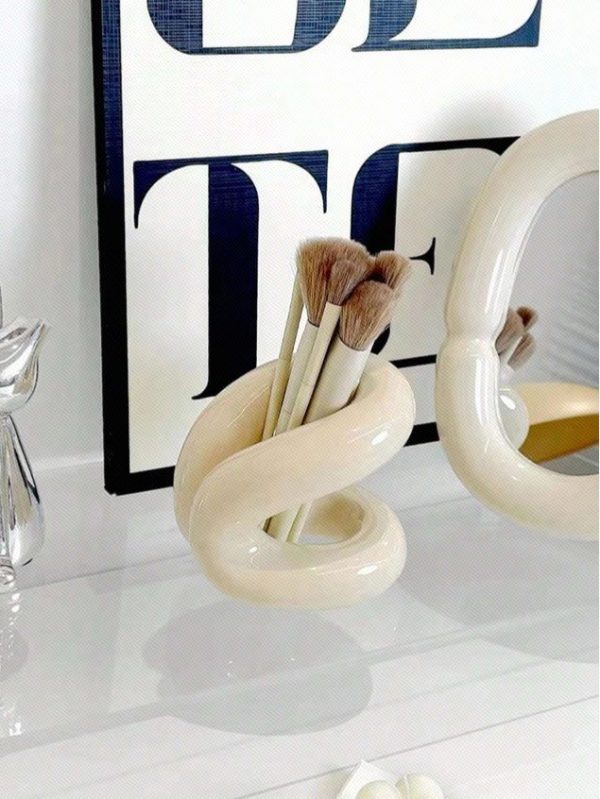1pc Nordic-Style Irregular Shaped Cosmetic Organizer