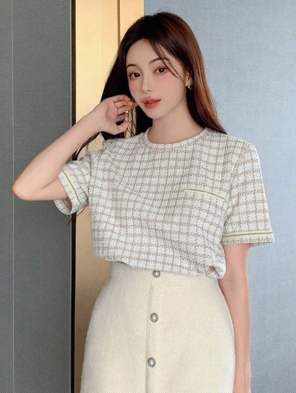 DAZY Plaid Print Contrast Trim Tee