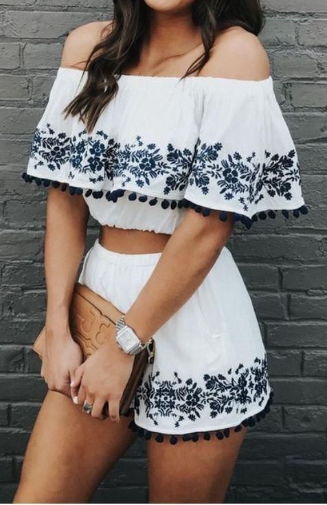 8 Best Summer Outfits That Show Off Your Legs - Society19