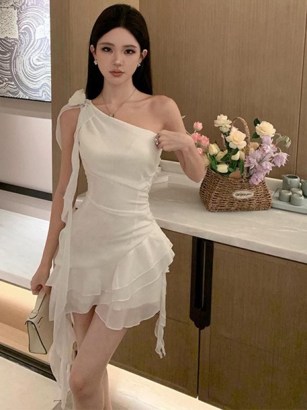 New Women Summer Fashion White Sexy Club Sleeveless Backless Slim Pleated Mini Dress Slanted