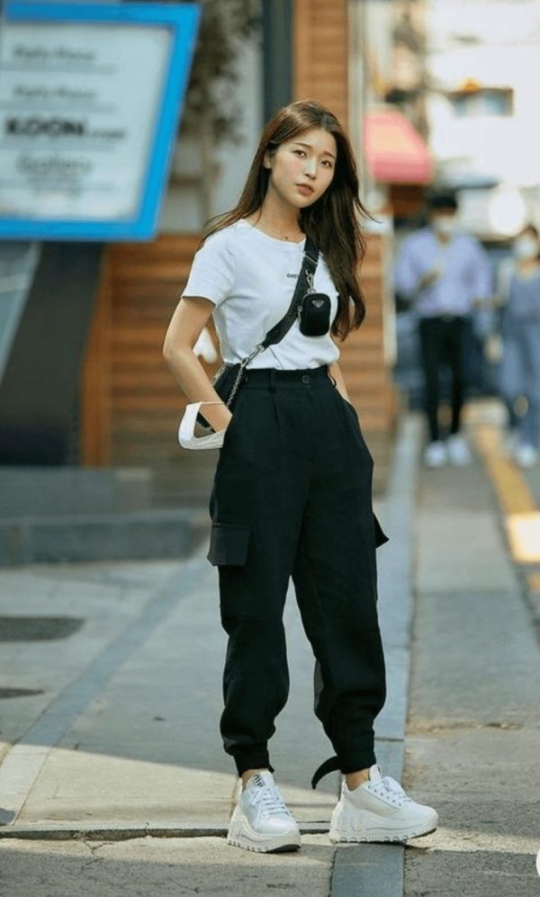 40+ Seriously Stylish Cargo Pants Outfit Ideas for Women in 2022 | La Belle Society