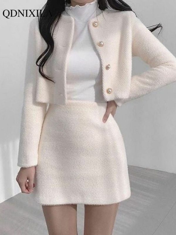 25 European Winter Fashion: Stylish, Cozy, and Timeless Looks - DIGIDIA