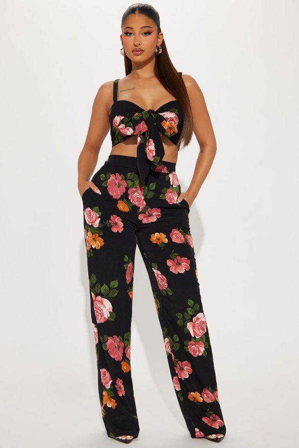 Women's Monroe Floral Pant Set in Black/Combo Size XS