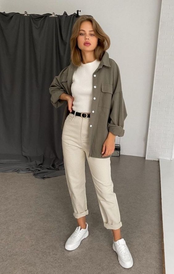 15 Trendy, Casual Outfits That Are Already Defining Cool Style in 2022