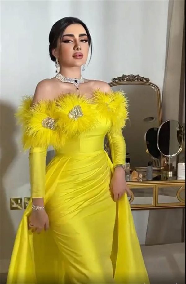 Customized Mermaid Yellow Satin Long Sleeves Prom Dresses Off the Shoulder Feathers Floor Length