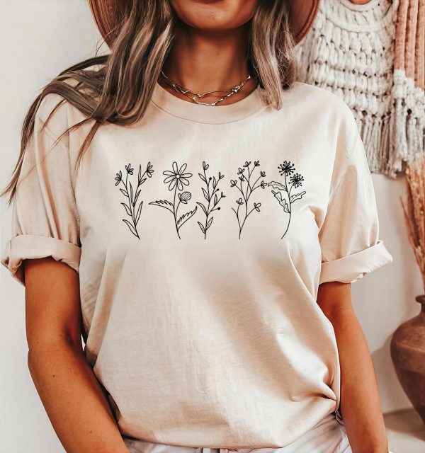 Wildflower T-Shirt, Floral Cottagecore Shirt, Botanical Shirt, Flower Shirt, Nature Shirt, Botanical Floral Shirt, Vintage Flower Shirt