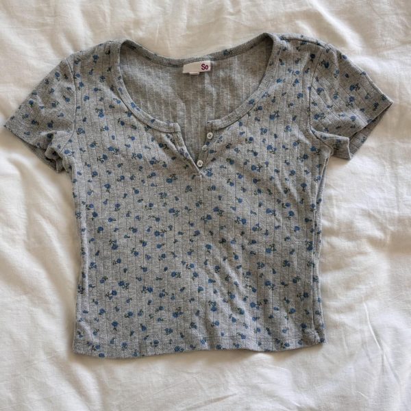 Depop Women's Shirt $6.00