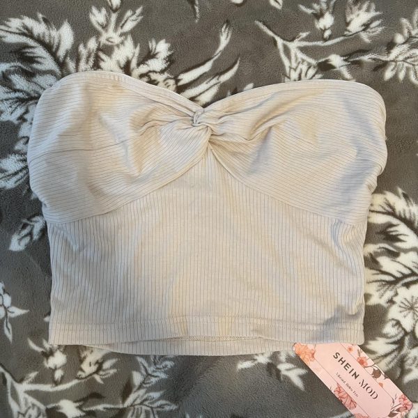 SHEIN Women's Crop top $10.00
