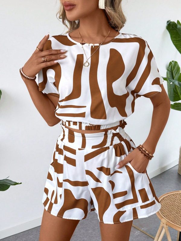 2pcs Women Abstract Geometric Striped Crop Top And Shorts Casual Vacation Commuter Outfit Set, Spring & Summer