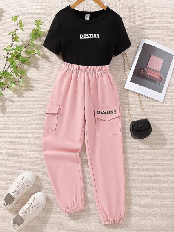 SHEIN Kids EVRYDAY Girls Letter Graphic Tee & Flap Pocket Pants