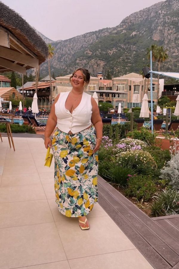 Chic & Comfy: 32 Stunning Plus Size Vacation Outfits Inpso