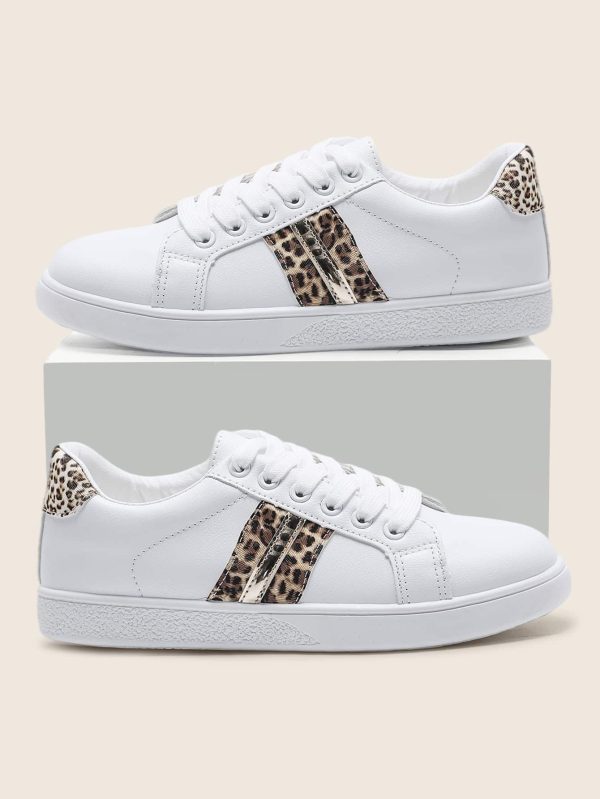 Wildly Chic: Colorblock Leopard Detail Lace-up Front Skate Shoes - US6.5