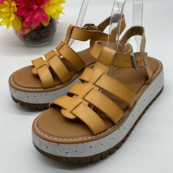 Universal Thread Shoes | Universal Thread Tan Leather Platform Sandals Size 6.5 Mcs6327e | Color: Tan | Size: 6.5