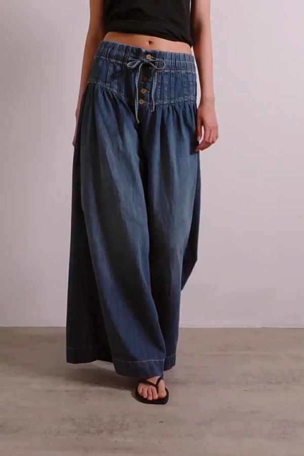 Loose Fit Wide-Leg Jeans
