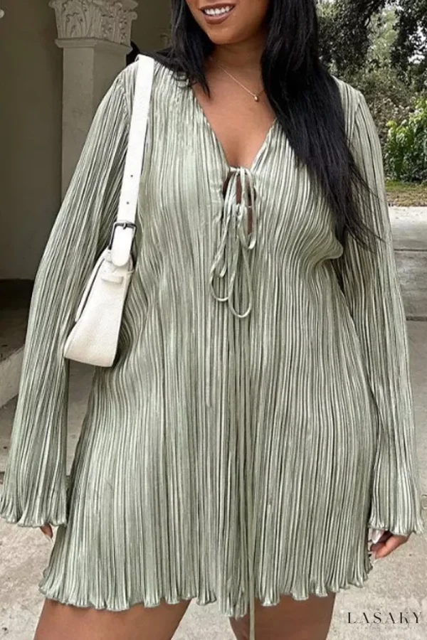 Lasaky - Flared Sleeves Meet V Neck in this Mini Vacation Dress - Light Green, 4XL