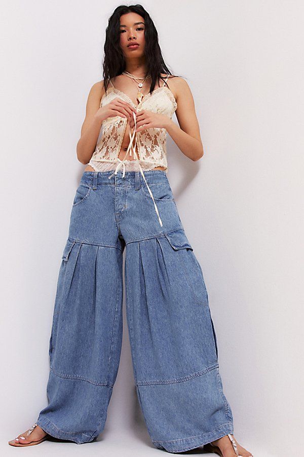 We The Free Soleil Balloon Jeans at Free People in Medium Wash, Size: L Short