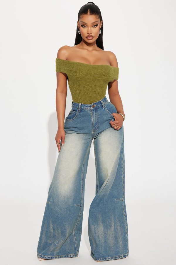 Women's Tashia Tinted Baggy Flare Jeans in Medium Wash Size 0