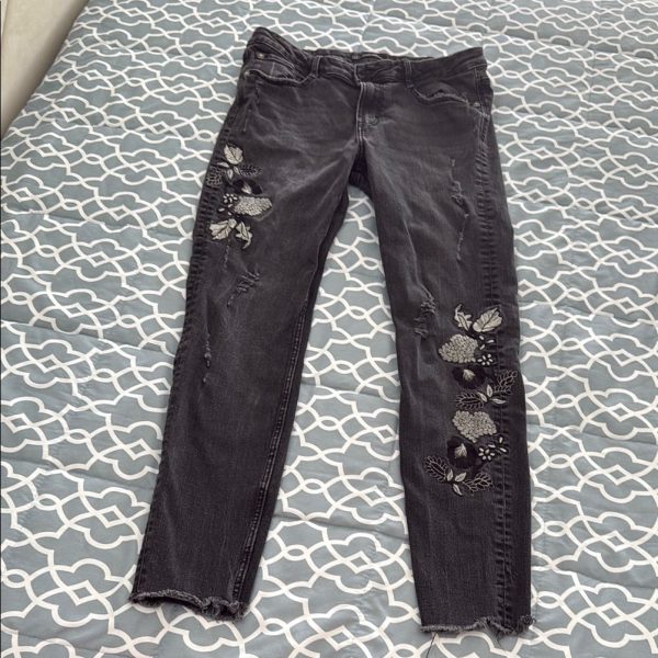 Zara Jeans | Floral Embroidered Black Jeans | Color: Black | Size: 10