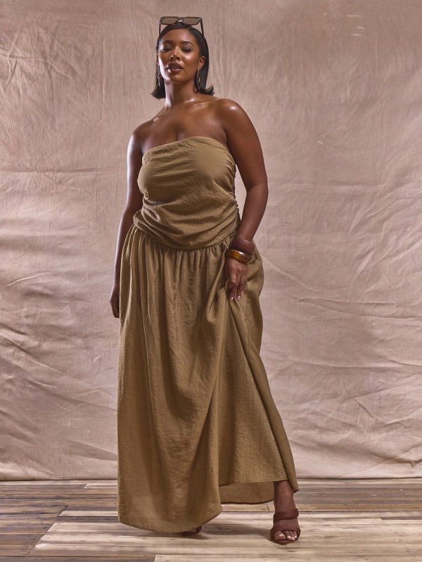 Plus Size Fitted Floaty Ruched Skirt Strapless Bandeau Dress For Spring Summer Cute Elegant Vacation Outfit, Holiday, Sundress