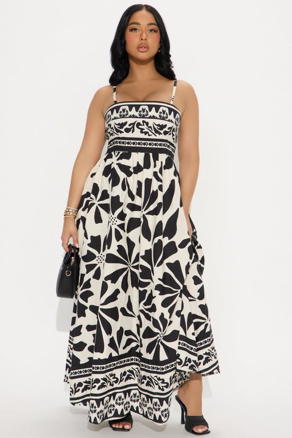 Women's Celine Floral Maxi Dress in Black/Combo Size Small