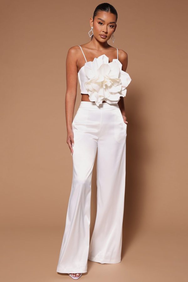 Women's Rosalia Flower Pant Set in White Size XS