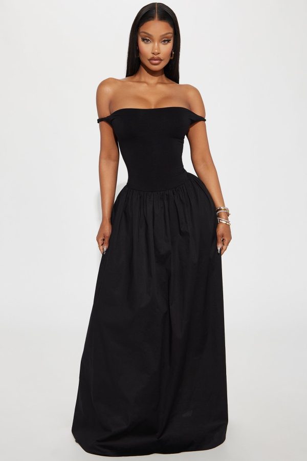 Women's Harriet Off Shoulder Maxi Dress in Black Size 3X