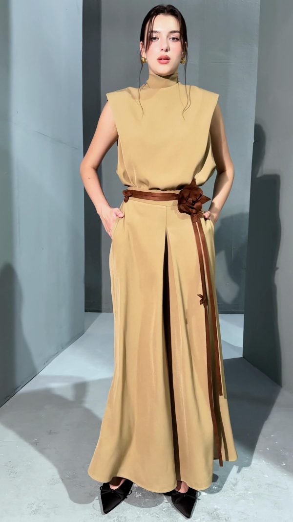 Button Back Top + Wide Leg Trousers (Not include Belt)