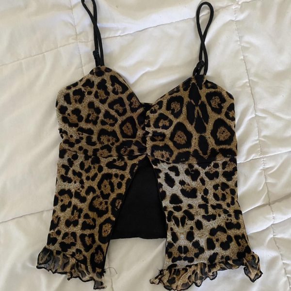 PrettyLittleThing Women's Crop top $15.00