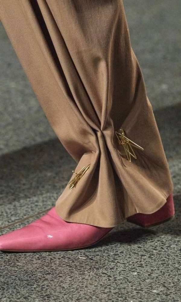 Brooch with pants stylish outfit